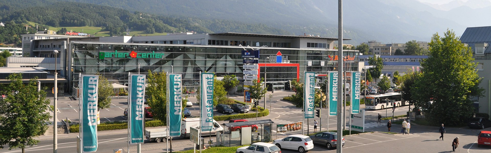 Ansicht des WH-Baumarkts Innsbruck nach der Fertigstellung 2001