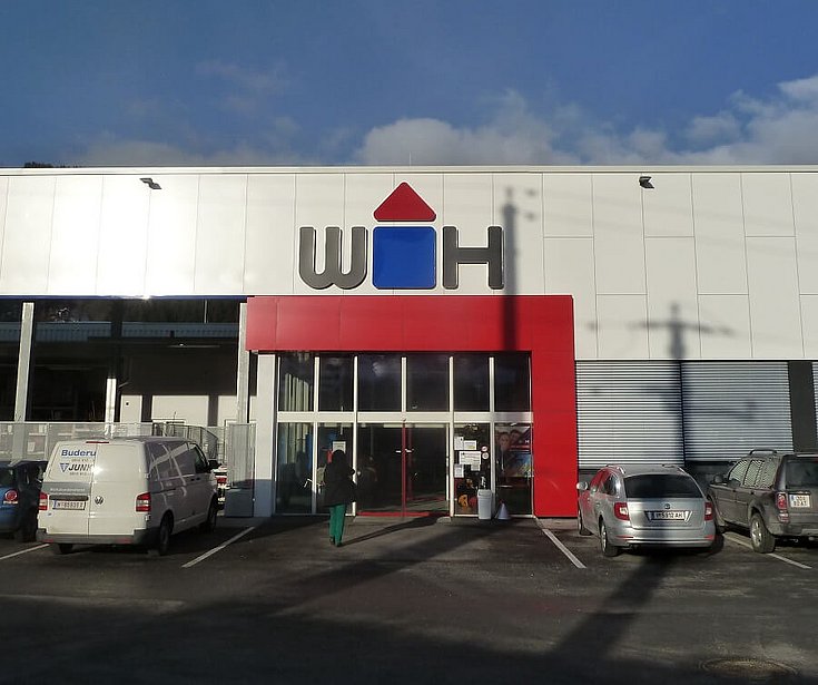 Haupteingang der Würth Hochenburger Filiale St. Johann im Pongau