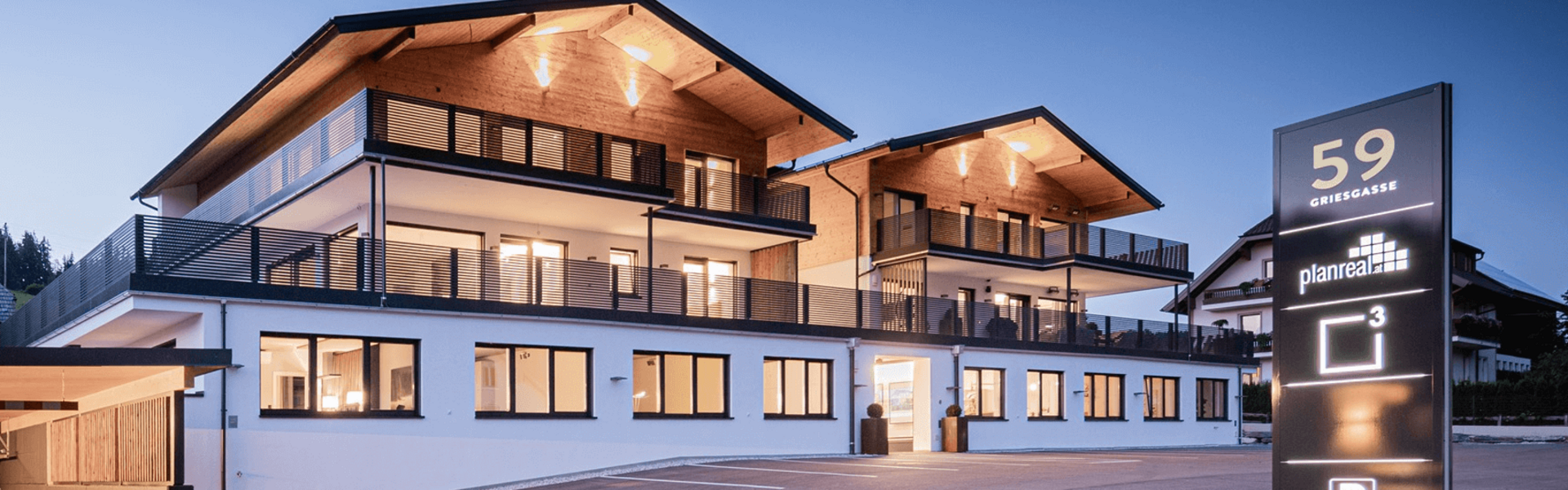 Hochwertige Bauelemente für das innovative Firmengebäude inkl. Wohneinheiten