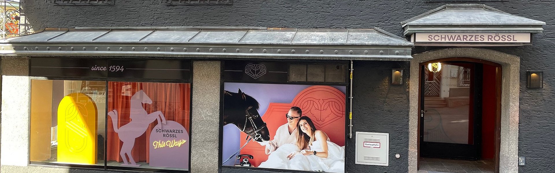 Eingangsbereich des renovierten Schwarzen Rössl